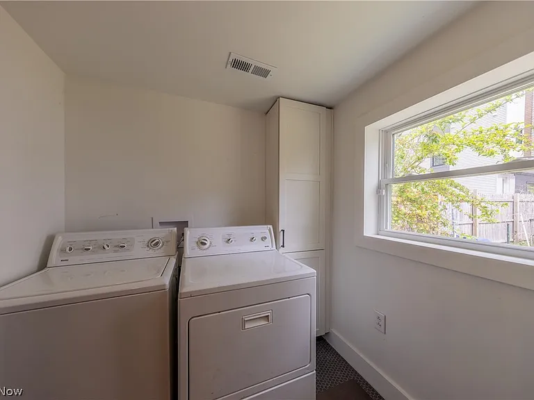 2499 Professor Ave #2 — Photo 24