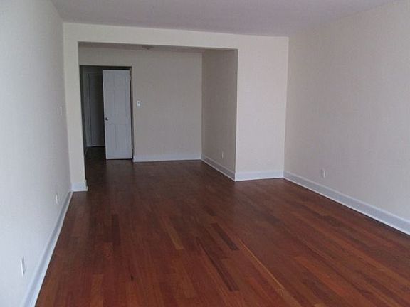 4th image of 6420 Saunders St #425