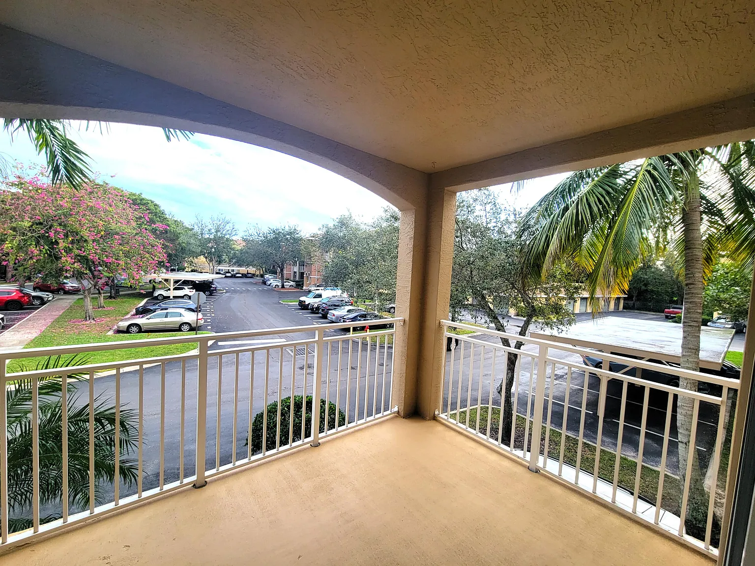 2 bed, 2.0 bath, 1262 sqft, $2,425 — Photo 3