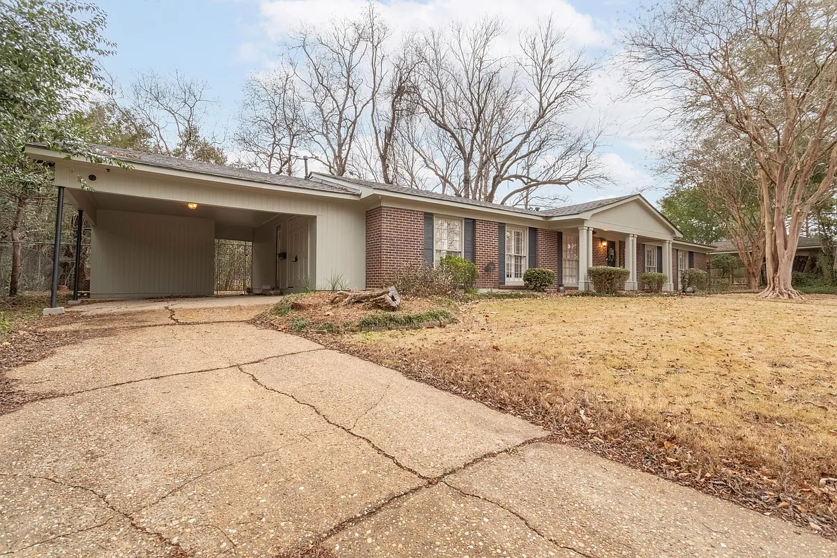 Building Photo - 1453 Wedgewood Dr