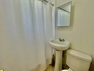 Rented by R New York