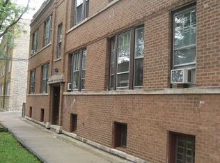 2938 W Cullom Ave #1, Chicago, IL 60618