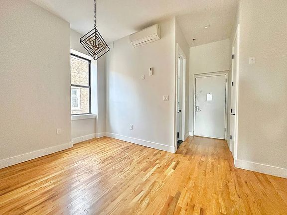 3rd image of 1856 Park Pl APT 3