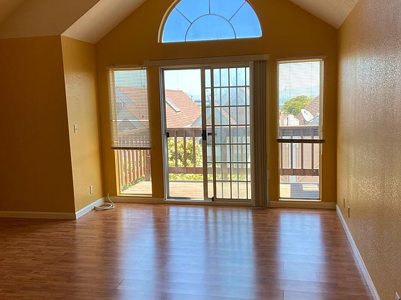 4th image of 50 Rebecca Ln