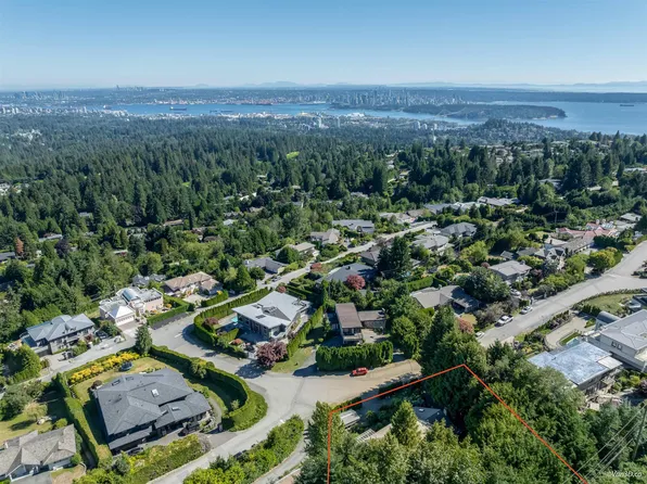 661 Andover Cres, West Vancouver, BC V7S 1Y4