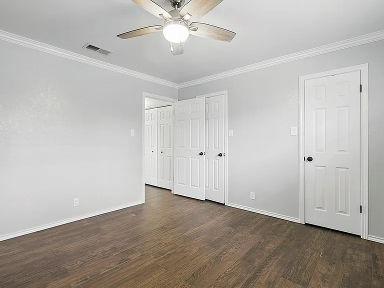 2404 Goddard Ct — Photo 24