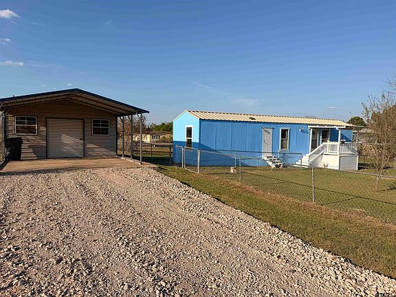 3rd image of 571 Cheyenne