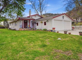 305 8th St, Sturgis, SD 57785
