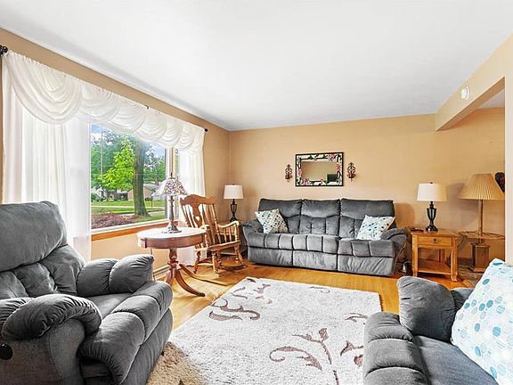 4th image of 6260 Appleridge Dr
