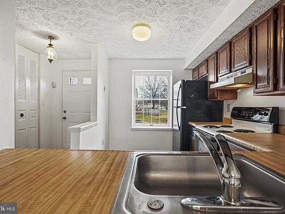 5th image of 3525 Laurel View Ct