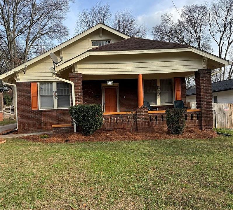 1st image of 644 Holderness St SW