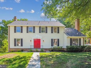11405 Farmland Dr, Rockville, MD 20852