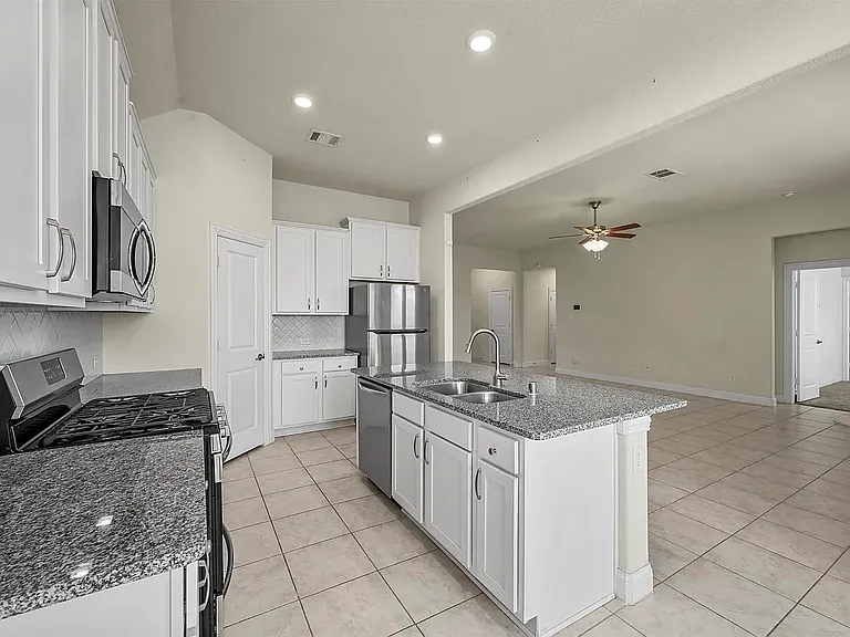 6100 Brunswick Dr — Photo 4