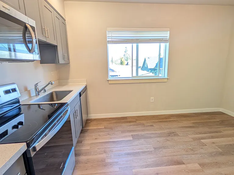 3715 McKinley Ave #207 — Photo 12
