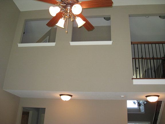 3rd image of 710 Coventry Ave