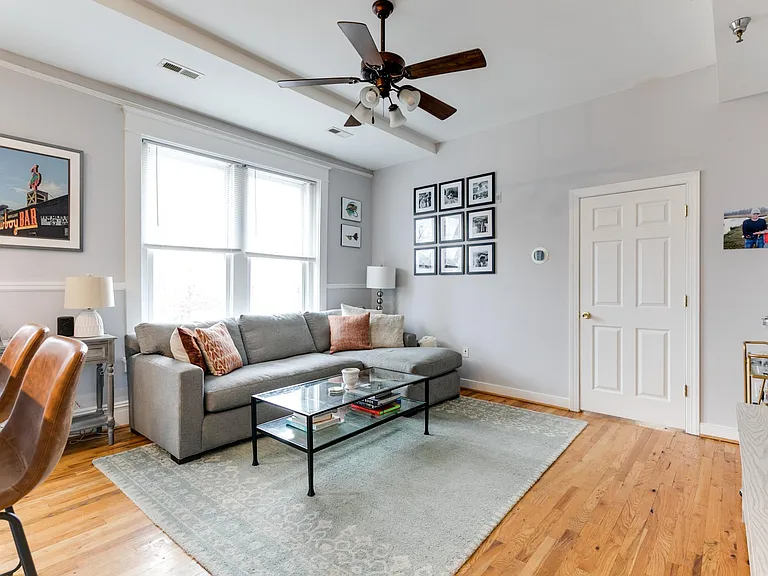 1301 Porter St #301 — Photo 2