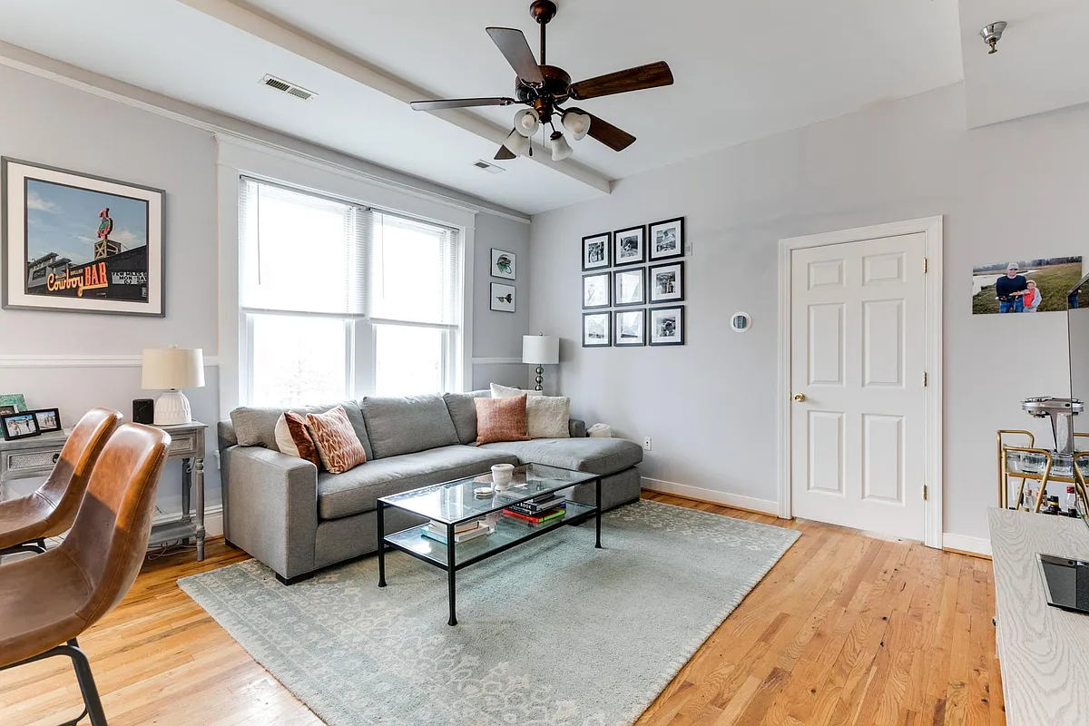 Building Photo - 1301 Porter St #301