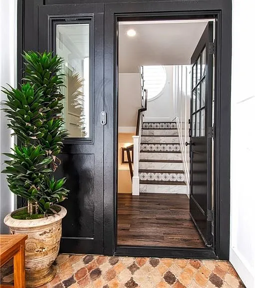 1119 E Balboa Blvd #A — Photo 5