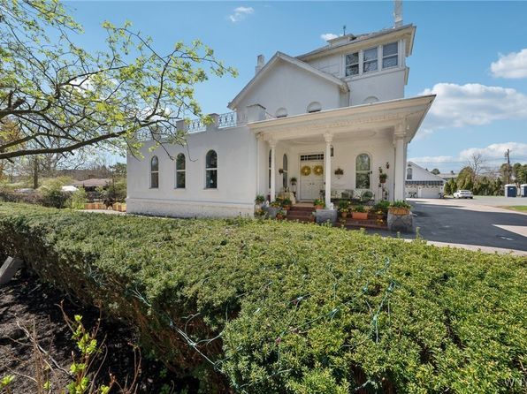 280 Pine Ridge Rd, Buffalo, NY 14225