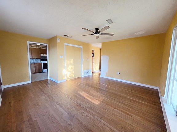 5th image of 111 S Harvey House Rd