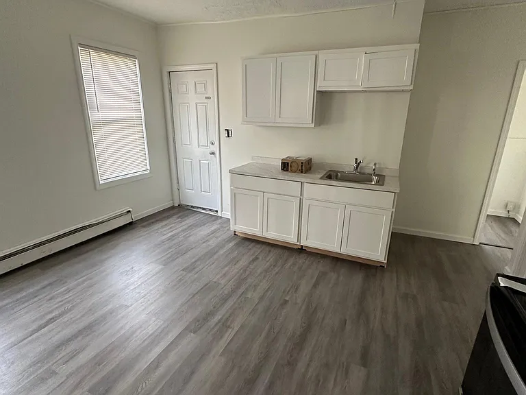 495 Church St #1 — Photo 4