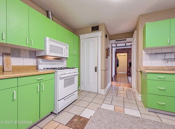 4th image of 6323 W Waveland Ave