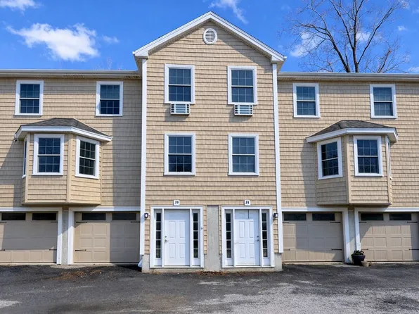 3A Welch Ln, Gloucester, MA 01930