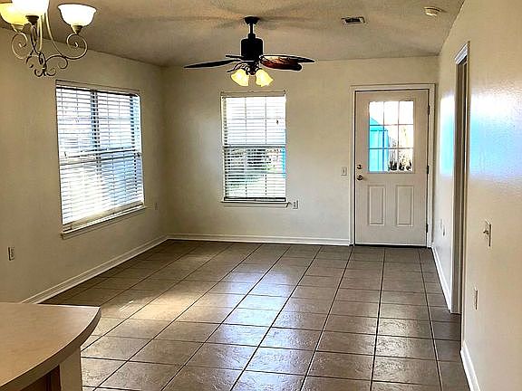3rd image of 1020 Towle Cir