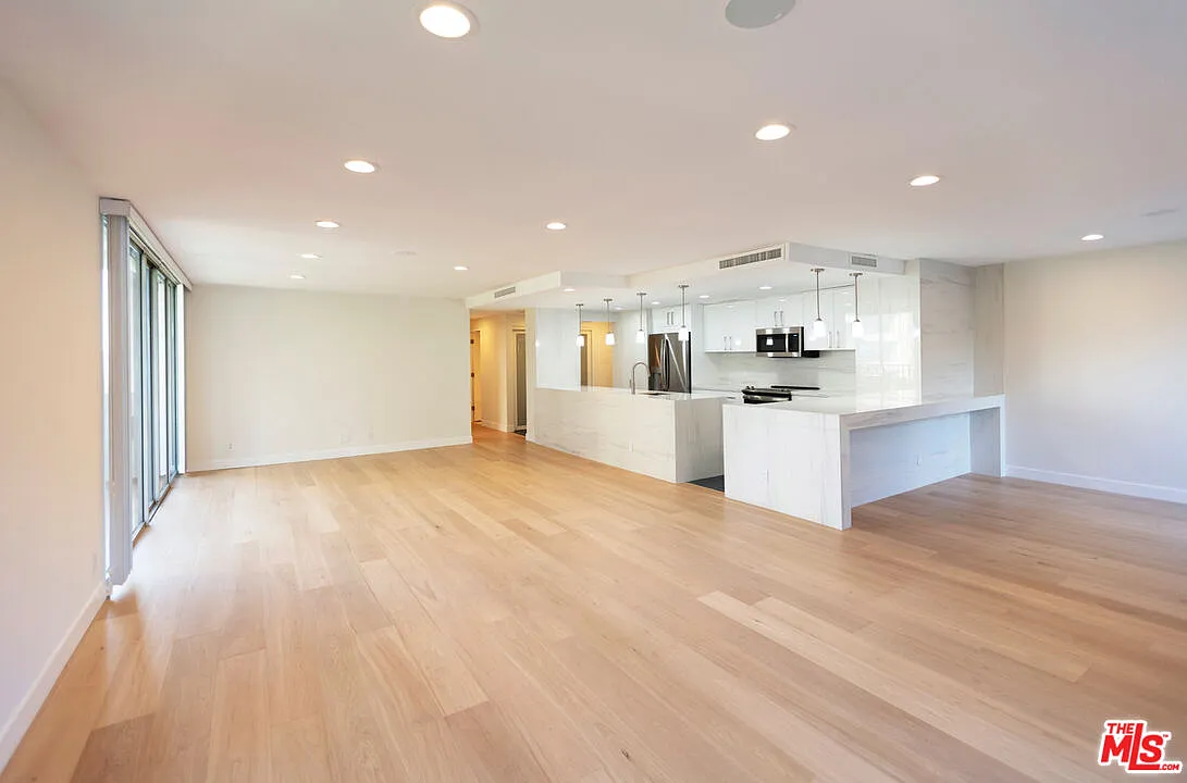 2 bed, 2.0 bath, 1416 sqft, $6,500 — Photo 4