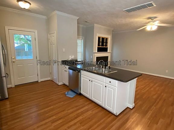 5th image of 1725 Fisher Ave