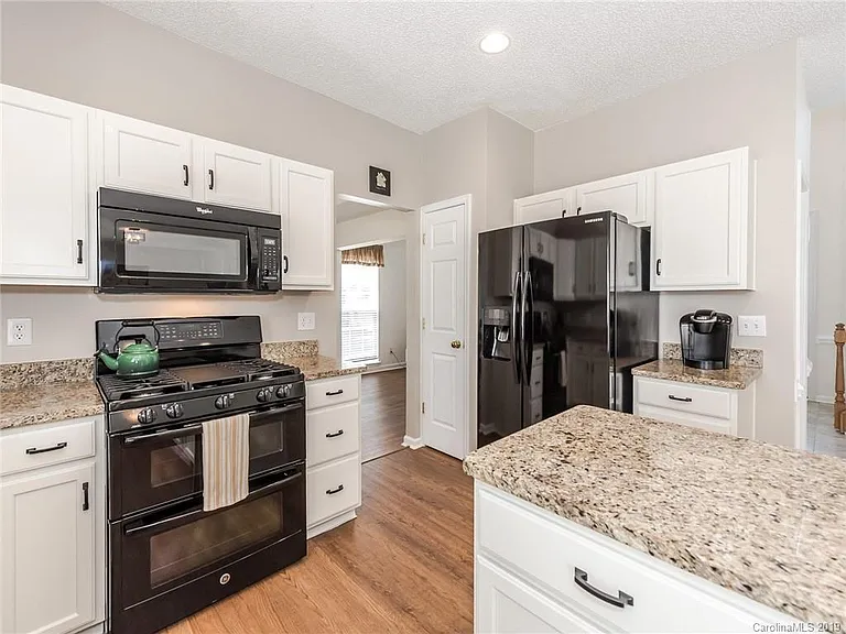 8619 Grey Squirrel Ct — Photo 9