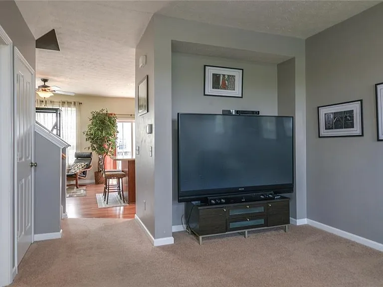246 Coatsville Dr — Photo 4