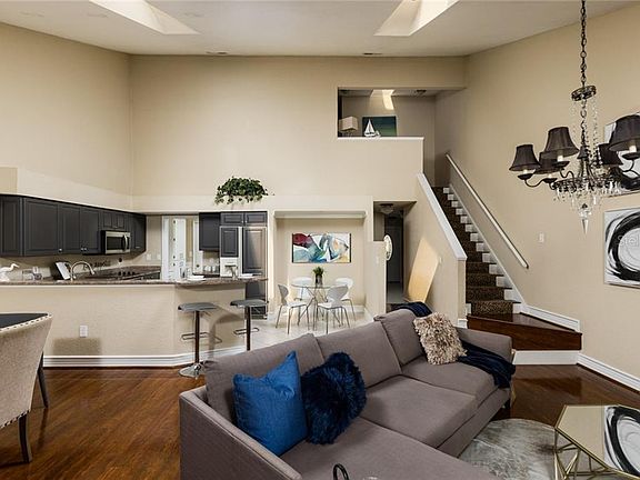 4th image of 623 Segovia Ct NE #404