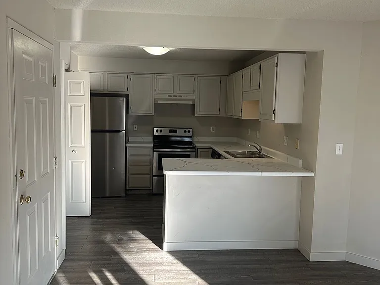 958 Boston Way #11 — Photo 1
