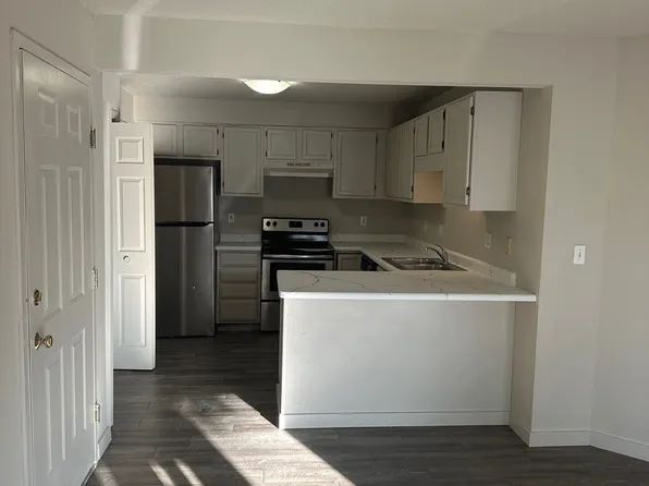 958 Boston Way, Coralville, IA