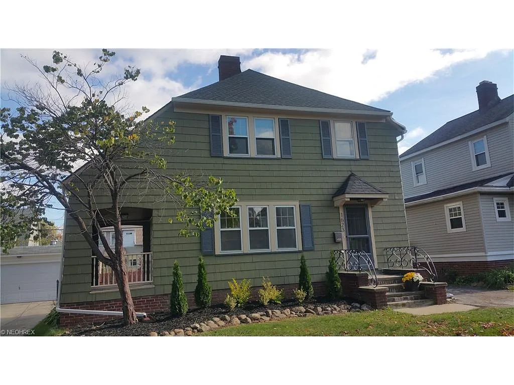 1623 Parkwood Rd photo 1