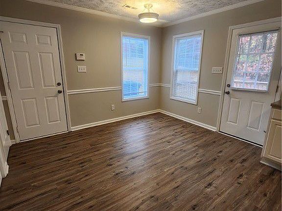 3rd image of 3229 Melba Dr