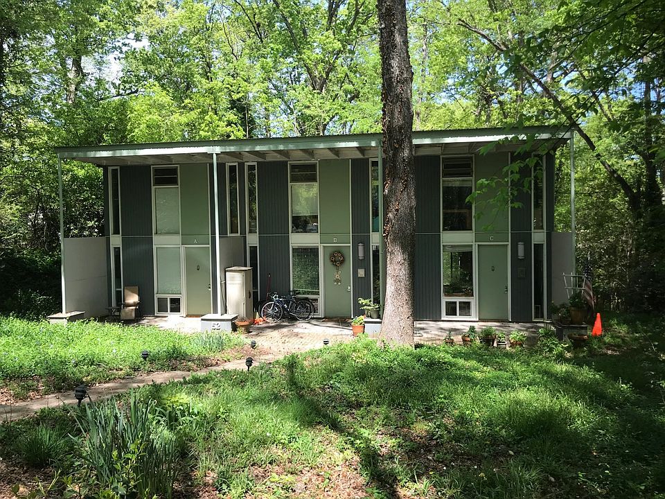 Great Location. Quiet heavily forested neighborhood, WALK to UNC and nearest free bus service only a block away on Franklin St.