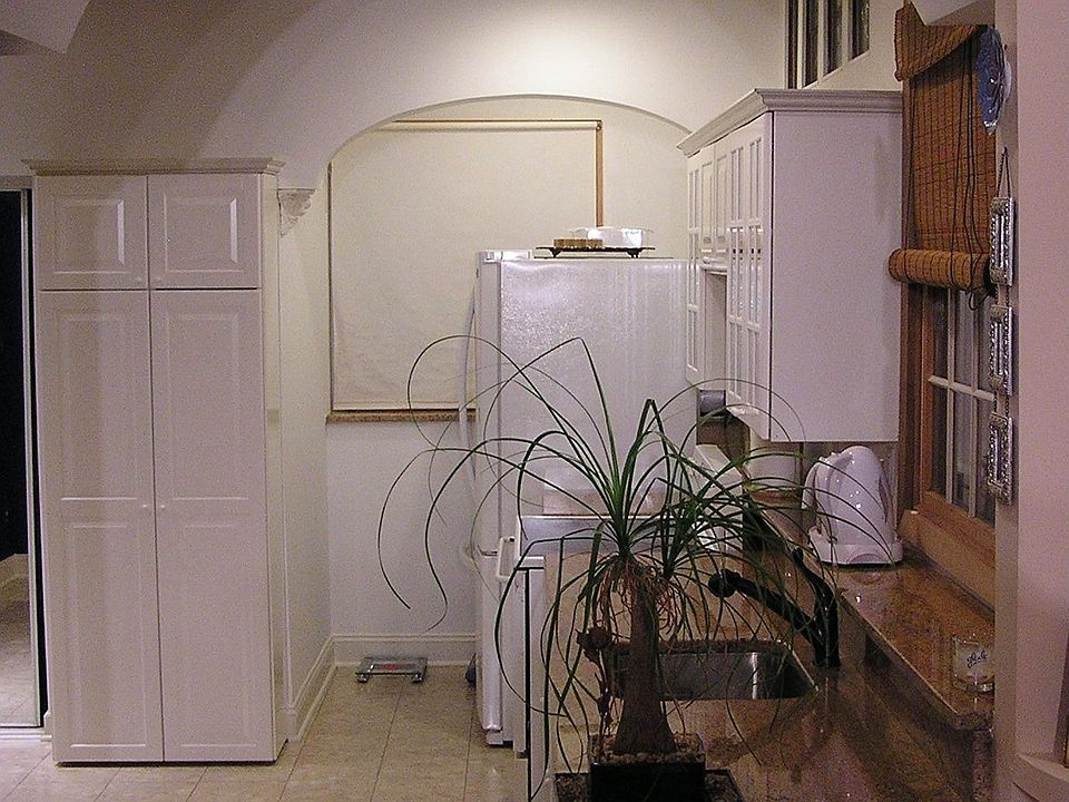 2nd image of 1236 Kensington Rd