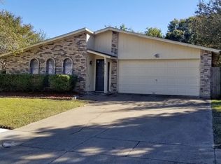 704 Foxford Trl, Arlington, TX 76014