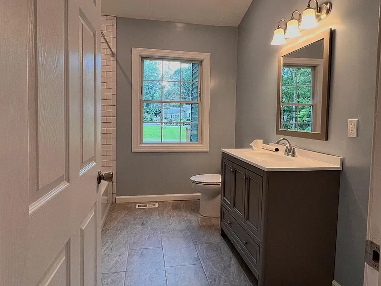 150 Belmar Blvd — Photo 9
