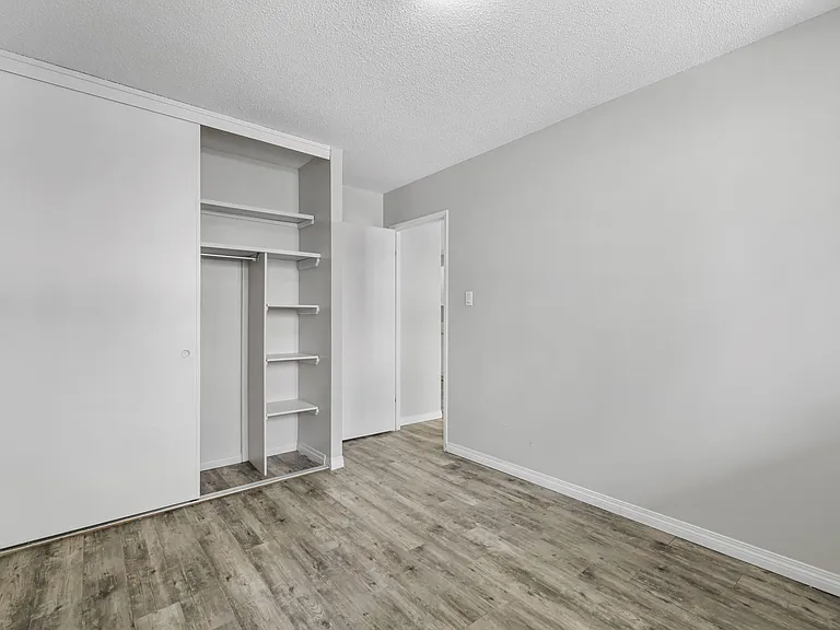 725 12th Ave SW — Photo 25