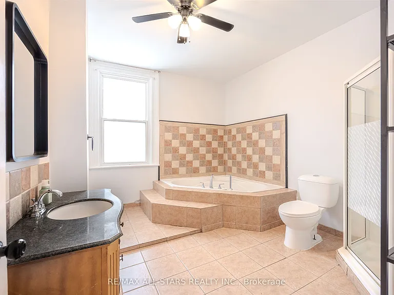 21 Albert St S — Photo 34