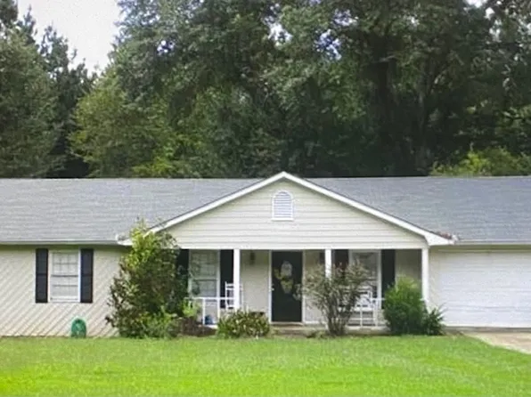30 Wood Valley Cir, Carrollton, GA 30117