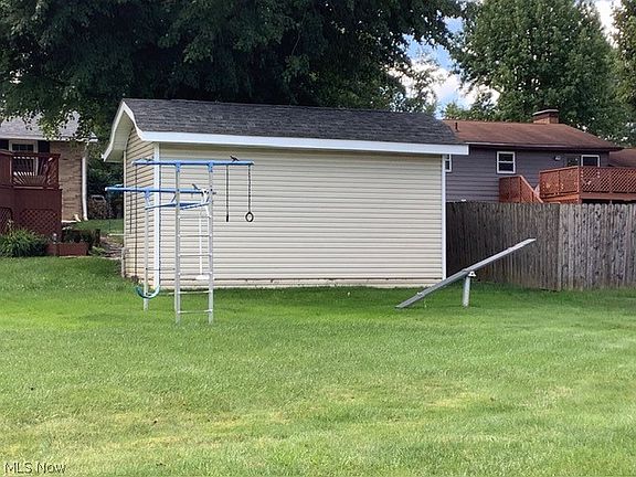 4th image of 1560 Raywood Rd