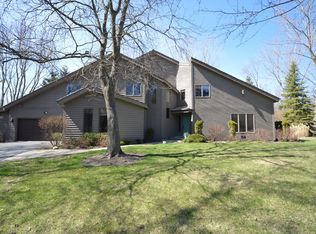 14 Columbine Ln, Riverwoods, IL 60015