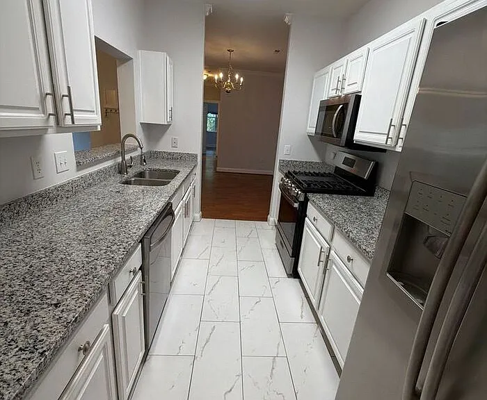 5609 Fairview Rd #5 — Photo 11