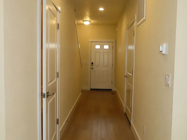 2587 Justine Ln — Photo 3