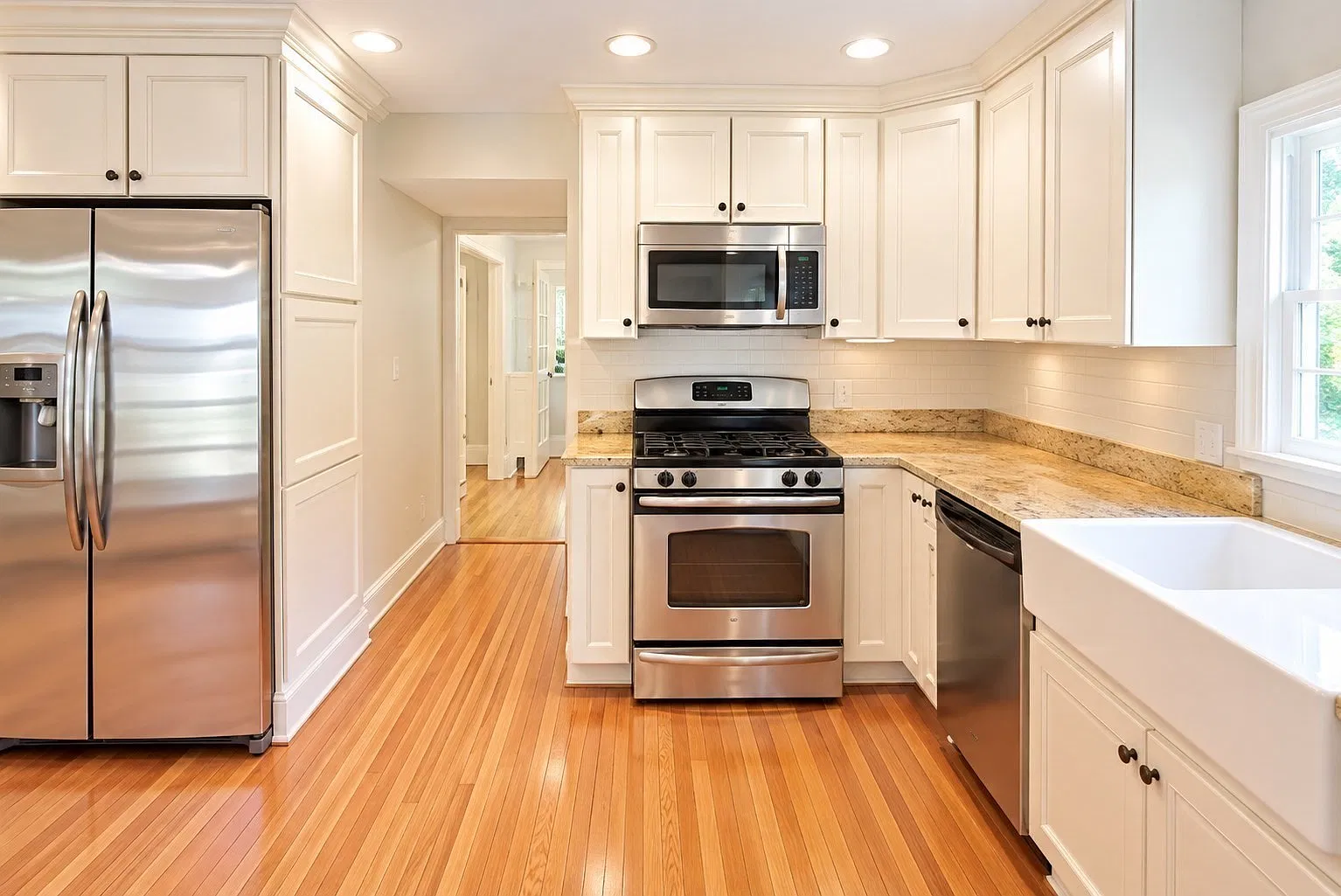 3 bed, 2.5 bath, 1825 sqft, $5,300 — Photo 4