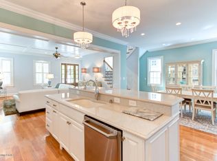 9305 Bergamot Dr, Prospect, KY 40059